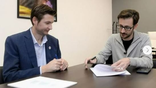 Ferraris firmó el convenio con Provincia para construir 127 casas en Vedia mientras gestiona más para Alberdi y Alem