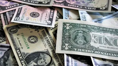 El dólar podría caer a $1.000: el BCRA lo atribuye a reservas fuertes, superávit fiscal y menor emisión