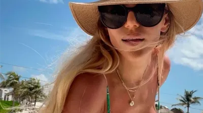 El verano ardiente de Evangelina Anderson: microbikini y lujo en cada detalle