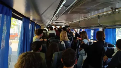 Un hombre intentó abusar de una menor en un colectivo y fue reducido por los pasajeros